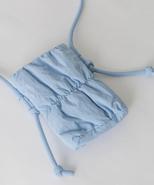 SMELLY（スメリー）の「パフィーミニショルダー（ショルダーバッグ・レディース・ライトブルー/レッド・-）」の4枚目の写真