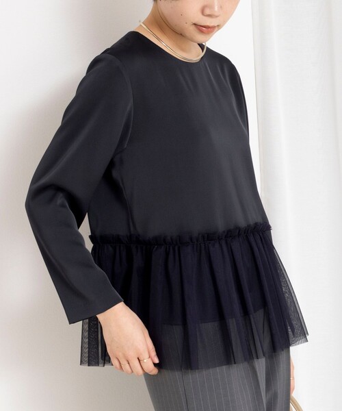 NOLLEY’S(ノーリーズ)の「ウォッシャブルオトナサテンペプラムブラウス(シャツ/ブラウス・レディース・ブラック/ネイビー/オフホワイト・38)」の1枚目の写真