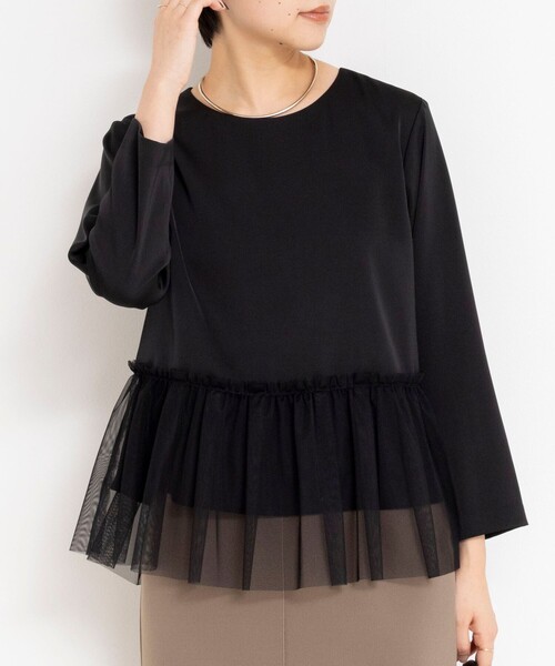 NOLLEY’S(ノーリーズ)の「ウォッシャブルオトナサテンペプラムブラウス(シャツ/ブラウス・レディース・ブラック/ネイビー/オフホワイト・38)」の3枚目の写真