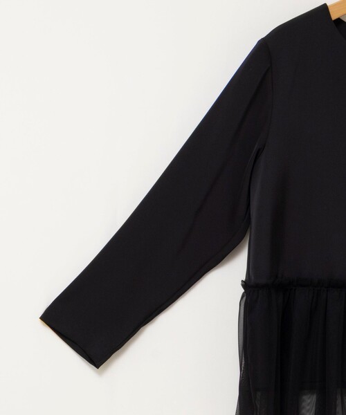 NOLLEY’S(ノーリーズ)の「ウォッシャブルオトナサテンペプラムブラウス(シャツ/ブラウス・レディース・ブラック/ネイビー/オフホワイト・38)」の22枚目の写真