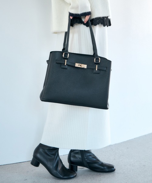 Elura(エルーラ)の「≪CEREMONY≫リュクスベルトバック/633009(ハンドバッグ・レディース・キャメル/ブラック/オフホワイト・FREE)」の4枚目の写真