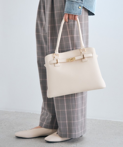 Elura(エルーラ)の「≪CEREMONY≫リュクスベルトバック/633009(ハンドバッグ・レディース・キャメル/ブラック/オフホワイト・FREE)」の5枚目の写真