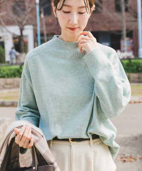 ITEMS URBANRESEARCH（アイテムズ アーバンリサーチ）の「ショルダーリブハイネックニット（ニット/セーター・レディース・ミント/ホワイト/レッド系その他/チャコールグレー・FREE）」の3枚目の写真