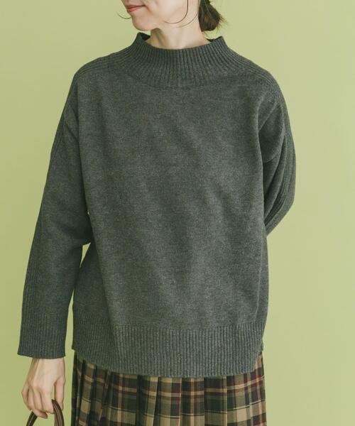 ITEMS URBANRESEARCH（アイテムズ アーバンリサーチ）の「ショルダーリブハイネックニット（ニット/セーター・レディース・ミント/ホワイト/レッド系その他/チャコールグレー・FREE）」の15枚目の写真