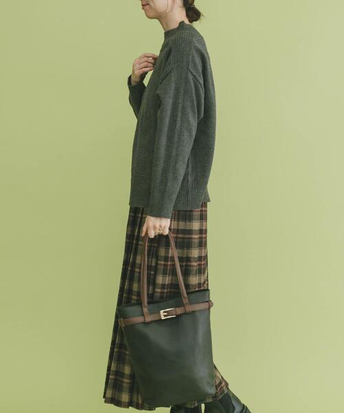 ITEMS URBANRESEARCH（アイテムズ アーバンリサーチ）の「ショルダーリブハイネックニット（ニット/セーター・レディース・ミント/ホワイト/レッド系その他/チャコールグレー・FREE）」の19枚目の写真