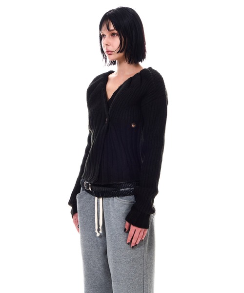 BEEDEN（ビーデン）の「TUCK DESIGN V NECK KNIT C/D（カーディガン/ボレロ・レディース・ブラック/グレー・FREE）」の3枚目の写真