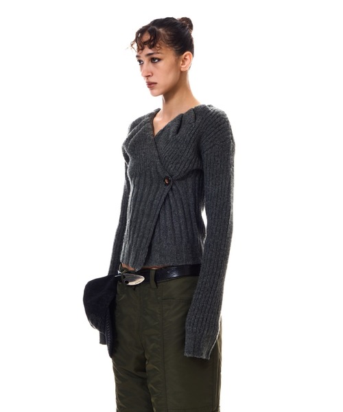 BEEDEN（ビーデン）の「TUCK DESIGN V NECK KNIT C/D（カーディガン/ボレロ・レディース・ブラック/グレー・FREE）」の22枚目の写真