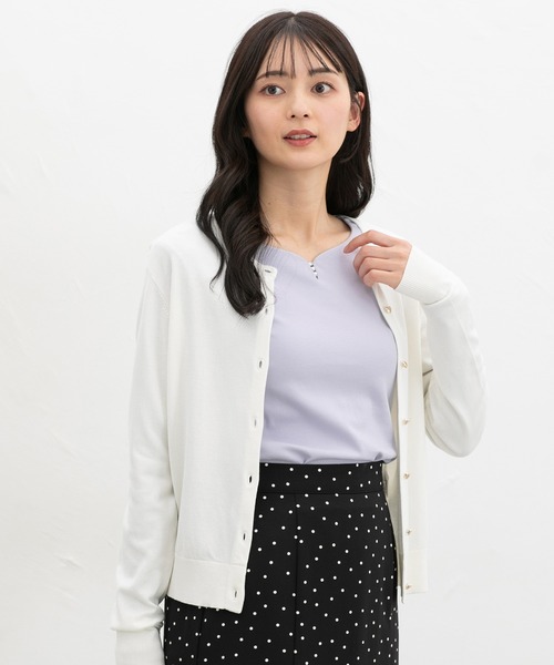 Honeys(ハニーズ)の「きれいめキーネックT(Tシャツ/カットソー・レディース・ホワイト/ラベンダー/グレイッシュベージュ/ブラック・L/LL/M/S)」の12枚目の写真