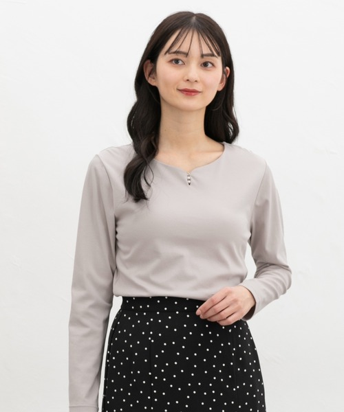 Honeys(ハニーズ)の「きれいめキーネックT(Tシャツ/カットソー・レディース・ホワイト/ラベンダー/グレイッシュベージュ/ブラック・L/LL/M/S)」の16枚目の写真