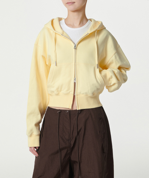 MUSINSA STANDARD WOMAN（ムシンサスタンダードウーマン）の「ウィメンズボリュームクロップフードパーカー[レモン]（パーカー・レディース・その他・LARGE/MEDIUM/SMALL/X-SMALL）」の6枚目の写真