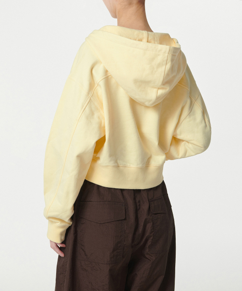 MUSINSA STANDARD WOMAN（ムシンサスタンダードウーマン）の「ウィメンズボリュームクロップフードパーカー[レモン]（パーカー・レディース・その他・LARGE/MEDIUM/SMALL/X-SMALL）」の5枚目の写真