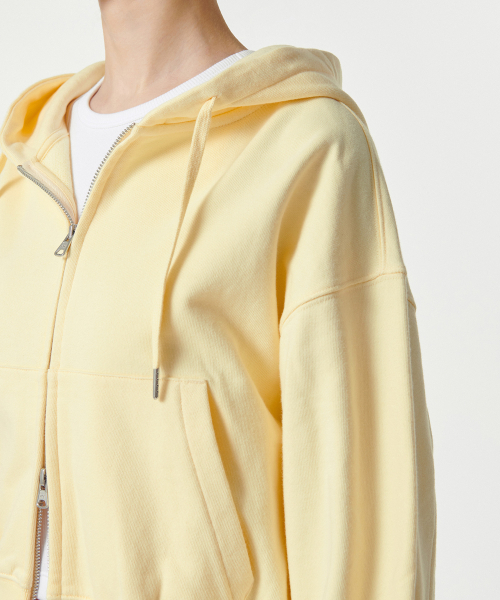 MUSINSA STANDARD WOMAN（ムシンサスタンダードウーマン）の「ウィメンズボリュームクロップフードパーカー[レモン]（パーカー・レディース・その他・LARGE/MEDIUM/SMALL/X-SMALL）」の3枚目の写真