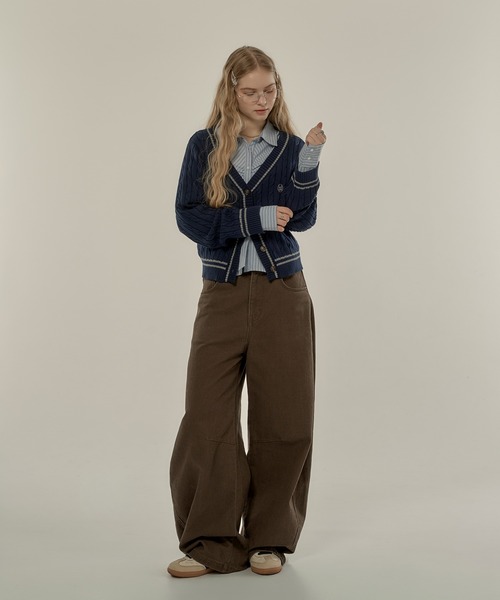 hazyl(ヘイジル)の「trad cable V cardigan / トラッドケーブルVカーディガン(カーディガン/ボレロ・レディース・ネイビー/レッド・フリー)」の21枚目の写真