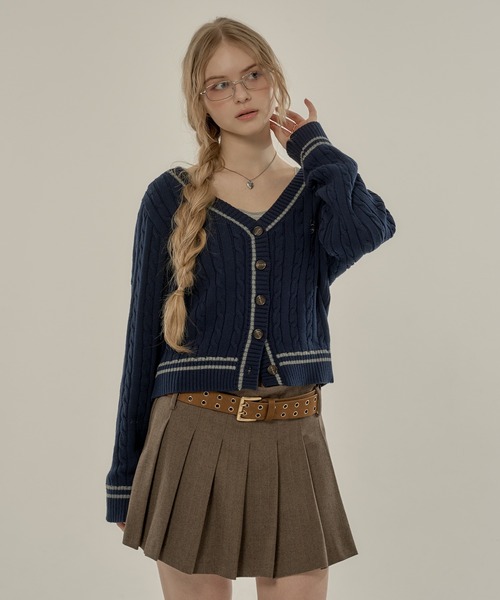 hazyl(ヘイジル)の「trad cable V cardigan / トラッドケーブルVカーディガン(カーディガン/ボレロ・レディース・ネイビー/レッド・フリー)」の6枚目の写真