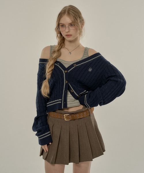 hazyl(ヘイジル)の「trad cable V cardigan / トラッドケーブルVカーディガン(カーディガン/ボレロ・レディース・ネイビー/レッド・フリー)」の12枚目の写真