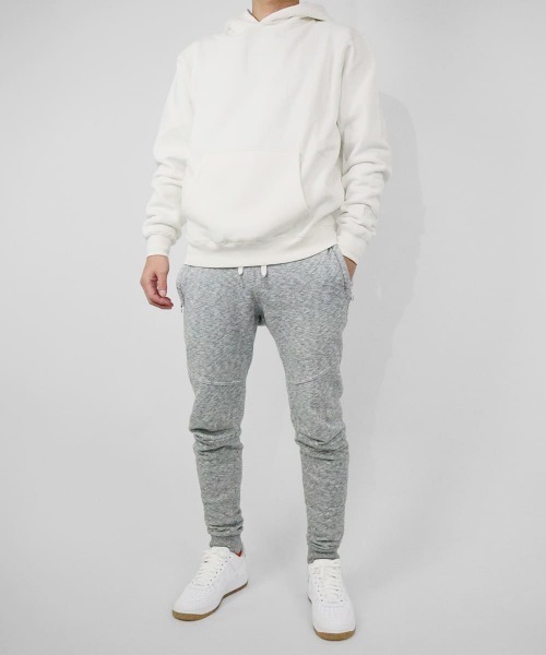 FOG ESSENTIALS(エフオージーエッセンシャルズ)の「(RS)【FOG ESSENTIALS LA LOGO SWEAT HOODIE】エッセンシャルズ バックロゴ パーカ(パーカー・メンズ・ブラック/ホワイト・MEDIUM/X-LARGE/X-SMALL/LARGE/SMALL)」の9枚目の写真
