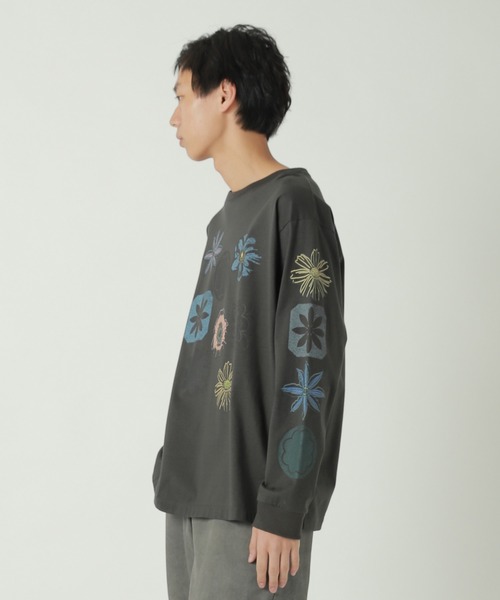 ZUCCa（ズッカ）の「8 FLOWERS T / カットソー（Tシャツ/カットソー・レディース・ダークグレー/オフホワイト・M size/XL）」の4枚目の写真