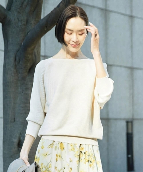 MICHEL KLEIN（ミッシェル・クラン）の「［定番人気］ホールガーメント(R)ドルマンスリーブニット（ニット/セーター・レディース・ミント/ライトピンク/ネイビー/アイボリー/ライトグレー/クリーム/ライラック/ベージュ・38）」の2枚目の写真