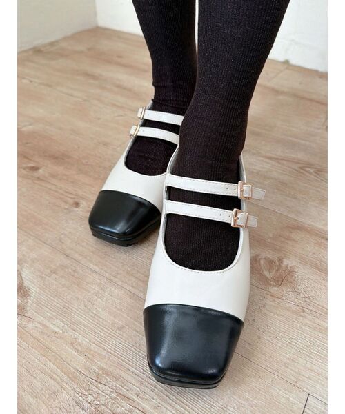 RESEXXY（リゼクシー）の「ダブルストラップメリージェーンパンプス（パンプス・レディース・ブラック/その他1・SMALL/MEDIUM/LARGE）」の4枚目の写真