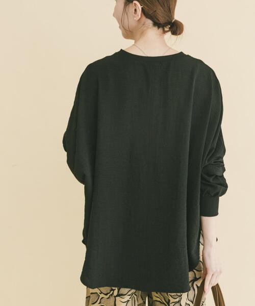 ITEMS URBANRESEARCH（アイテムズ アーバンリサーチ）の「ドルマンブラウス（シャツ/ブラウス・レディース・ブラック/ホワイト/ベージュ系その他・FREE）」の20枚目の写真