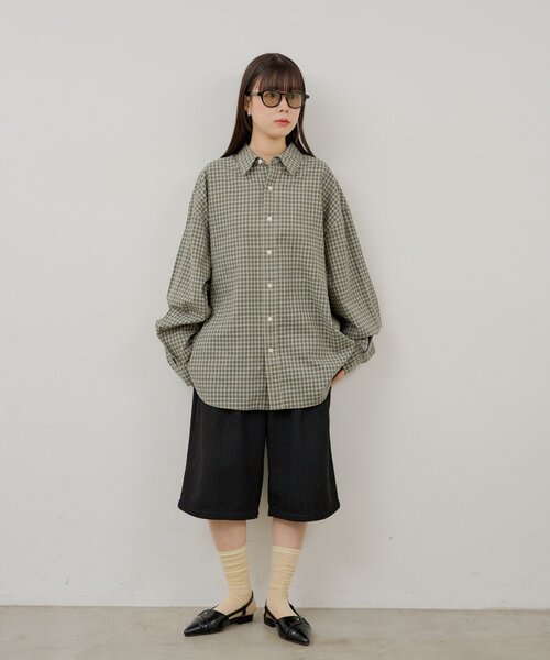 WHIMSIC(ウィムジック)の「【UNISEX】ウェリントンサングラス(サングラス・レディース・グレー/ブラック・ONE SIZE)」の7枚目の写真