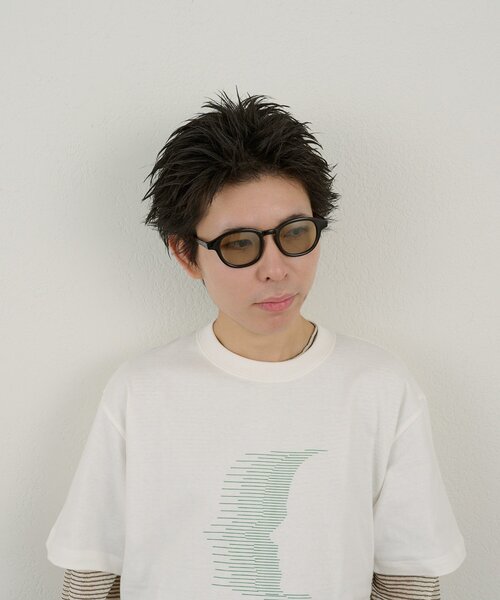 WHIMSIC(ウィムジック)の「【UNISEX】ウェリントンサングラス(サングラス・レディース・グレー/ブラック・ONE SIZE)」の9枚目の写真