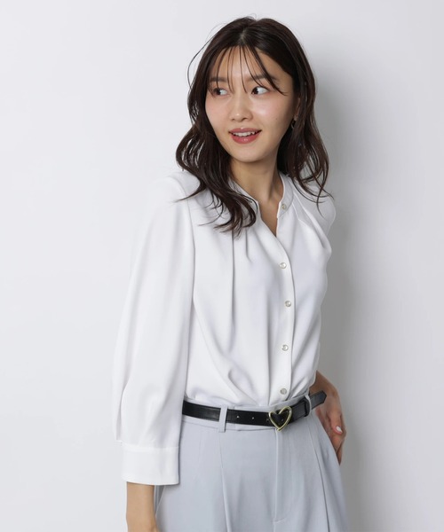 JUSGLITTY（ジャスグリッティー）の「７分袖チェーンネックゆるブラウス（シャツ/ブラウス・レディース・ピンクベージュ/ネイビー/ホワイト・2/1）」の7枚目の写真