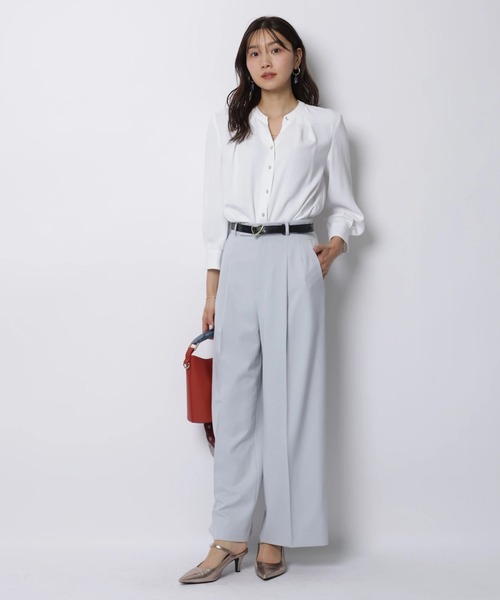 JUSGLITTY（ジャスグリッティー）の「７分袖チェーンネックゆるブラウス（シャツ/ブラウス・レディース・ピンクベージュ/ネイビー/ホワイト・2/1）」の11枚目の写真