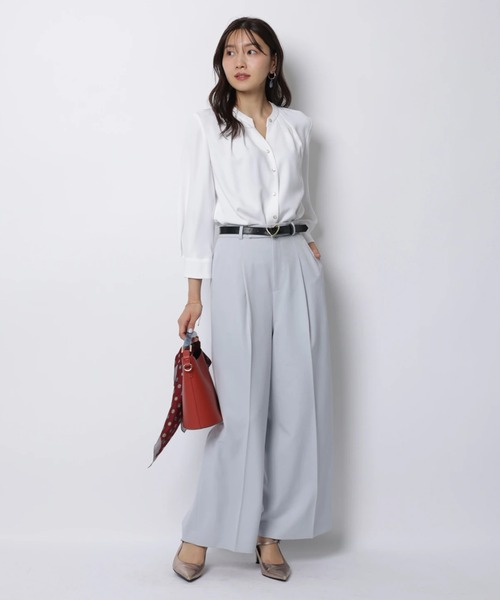 JUSGLITTY（ジャスグリッティー）の「７分袖チェーンネックゆるブラウス（シャツ/ブラウス・レディース・ピンクベージュ/ネイビー/ホワイト・2/1）」の12枚目の写真