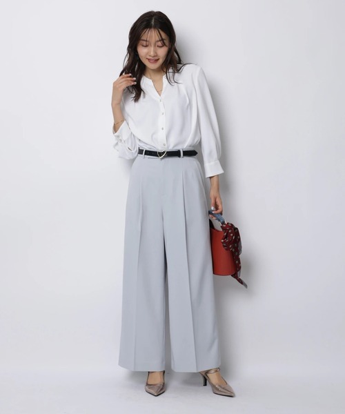 JUSGLITTY（ジャスグリッティー）の「７分袖チェーンネックゆるブラウス（シャツ/ブラウス・レディース・ピンクベージュ/ネイビー/ホワイト・2/1）」の13枚目の写真