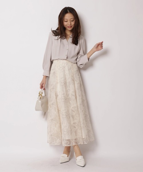 JUSGLITTY（ジャスグリッティー）の「７分袖チェーンネックゆるブラウス（シャツ/ブラウス・レディース・ピンクベージュ/ネイビー/ホワイト・2/1）」の19枚目の写真