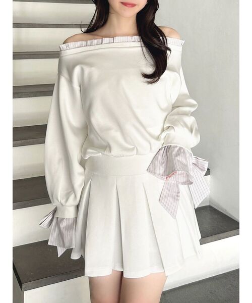 dazzlin(ダズリン)の「フリルドッキングカットプルオーバー(Tシャツ/カットソー・レディース・ネイビー/グレー/オフホワイト・FREE)」の1枚目の写真