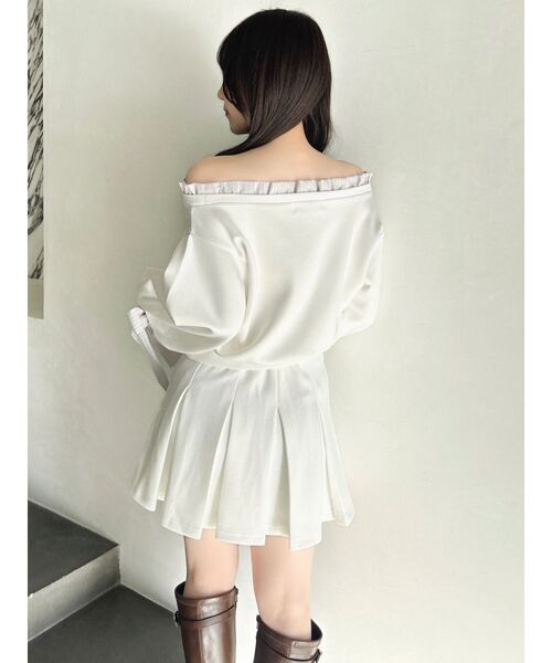 dazzlin(ダズリン)の「フリルドッキングカットプルオーバー(Tシャツ/カットソー・レディース・ネイビー/グレー/オフホワイト・FREE)」の6枚目の写真