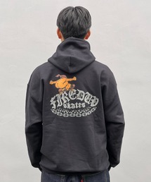 MAGIC NUMBER（マジック ナンバー）の「【MAGIC NUMBER】FIRED UP × MAGIC NUMBER SKATE GLEMLIN SWEAT PARKA（パーカー）」