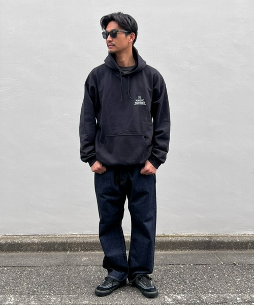 MAGIC NUMBER（マジック ナンバー）の「【MAGIC NUMBER】FIRED UP × MAGIC NUMBER SKATE GLEMLIN SWEAT PARKA（パーカー・メンズ・アッシュグレー/ブラック・MEDIUM/LARGE/X-LARGE）」の5枚目の写真