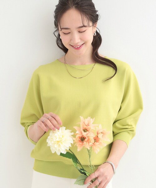 SHOO・LA・RUE（シューラルー）の「【洗える】軽やかでさらっとしたタッチ すっきり見えドルマンニット（ニット/セーター・レディース・アイボリー/スモーキーグリーン系/ブラウン系/ネイビー・01/02/03/04）」の3枚目の写真