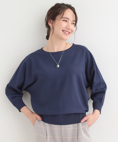 SHOO・LA・RUE（シューラルー）の「【洗える】軽やかでさらっとしたタッチ すっきり見えドルマンニット（ニット/セーター・レディース・アイボリー/スモーキーグリーン系/ブラウン系/ネイビー・01/02/03/04）」の17枚目の写真