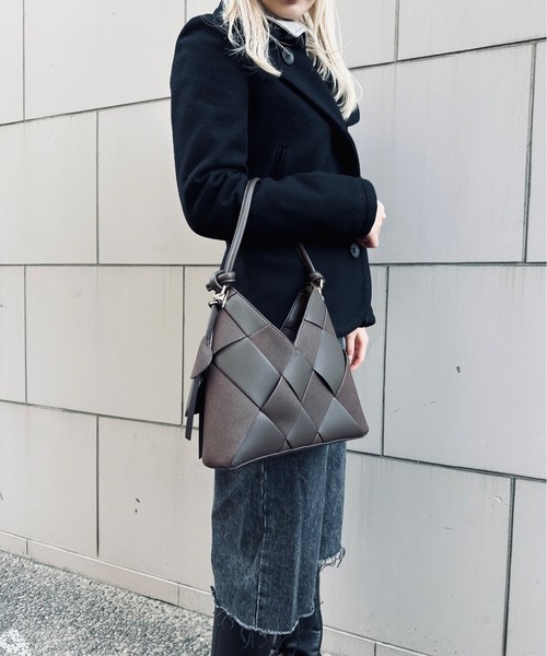 IO(イオ)(イオ)の「HERB/Intrecciato 2Way Bag/イントレチャートツーウェイバッグ(トートバッグ・レディース・モカ/ダークブラウン/ブラック/オリーブ・FREE)」の2枚目の写真