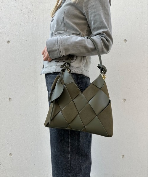 IO(イオ)(イオ)の「HERB/Intrecciato 2Way Bag/イントレチャートツーウェイバッグ(トートバッグ・レディース・モカ/ダークブラウン/ブラック/オリーブ・FREE)」の4枚目の写真