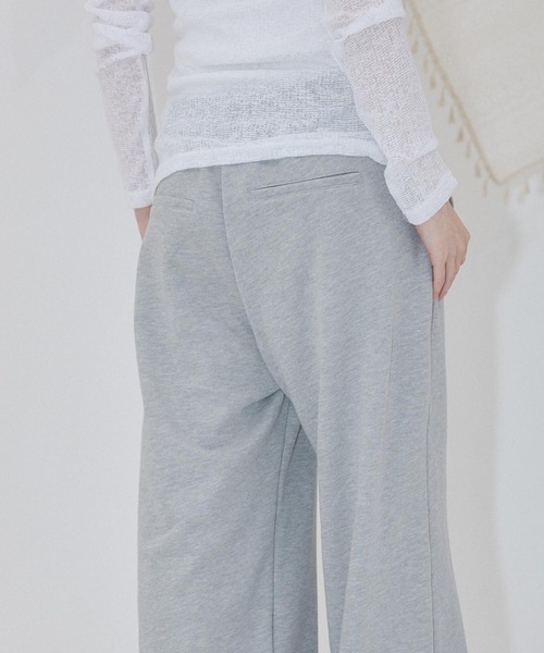 ENVYM（アンビー）の「スーツライクスウェットパンツ（スウェットパンツ・レディース・ブラック/グレー・FREE）」の6枚目の写真