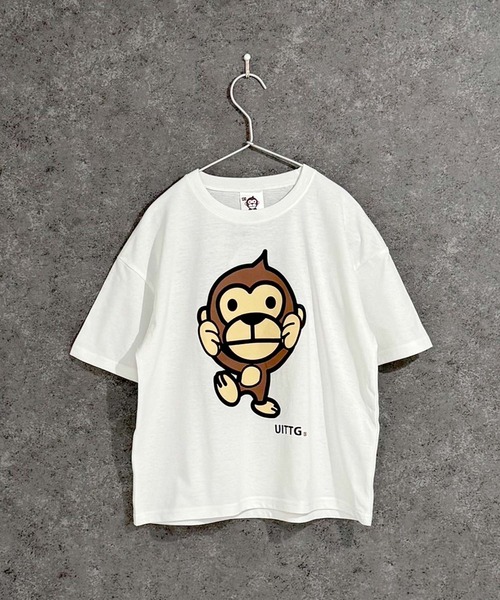 Universal Style Wear（ユニバーサルスタイルウェア）の「キッズ UITTG オーバーサイズ半袖Tシャツ（Tシャツ/カットソー・キッズ・ブラック/グレー系その他/ブラック系その他2/オフホワイト/ダークグリーン/チャコールグレー/ブラック系その他/ホワイト系その他2/ブラック系その他3/ホワイト系その他/ホワイト系その他3/ベージュ/グリーン系その他/ネイビー/オレンジ/グレー系その他2・130cm/140cm/150cm/160cm）」の2枚目の写真