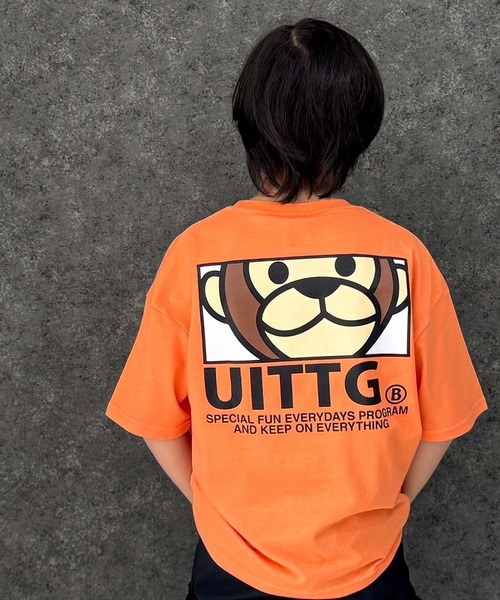 Universal Style Wear（ユニバーサルスタイルウェア）の「キッズ UITTG オーバーサイズ半袖Tシャツ（Tシャツ/カットソー・キッズ・ブラック/グレー系その他/ブラック系その他2/オフホワイト/ダークグリーン/チャコールグレー/ブラック系その他/ホワイト系その他2/ブラック系その他3/ホワイト系その他/ホワイト系その他3/ベージュ/グリーン系その他/ネイビー/オレンジ/グレー系その他2・130cm/140cm/150cm/160cm）」の16枚目の写真