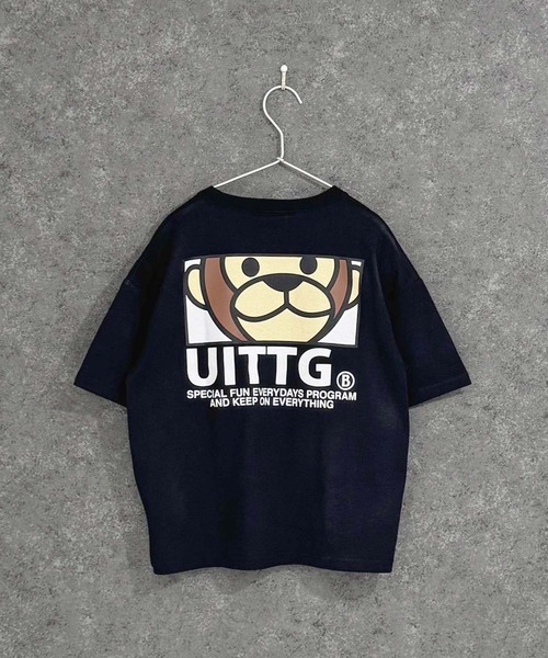 Universal Style Wear（ユニバーサルスタイルウェア）の「キッズ UITTG オーバーサイズ半袖Tシャツ（Tシャツ/カットソー・キッズ・ブラック/グレー系その他/ブラック系その他2/オフホワイト/ダークグリーン/チャコールグレー/ブラック系その他/ホワイト系その他2/ブラック系その他3/ホワイト系その他/ホワイト系その他3/ベージュ/グリーン系その他/ネイビー/オレンジ/グレー系その他2・130cm/140cm/150cm/160cm）」の9枚目の写真