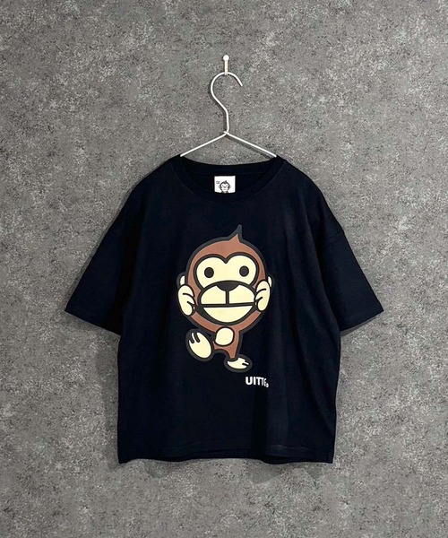 Universal Style Wear（ユニバーサルスタイルウェア）の「キッズ UITTG オーバーサイズ半袖Tシャツ（Tシャツ/カットソー・キッズ・ブラック/グレー系その他/ブラック系その他2/オフホワイト/ダークグリーン/チャコールグレー/ブラック系その他/ホワイト系その他2/ブラック系その他3/ホワイト系その他/ホワイト系その他3/ベージュ/グリーン系その他/ネイビー/オレンジ/グレー系その他2・130cm/140cm/150cm/160cm）」の6枚目の写真
