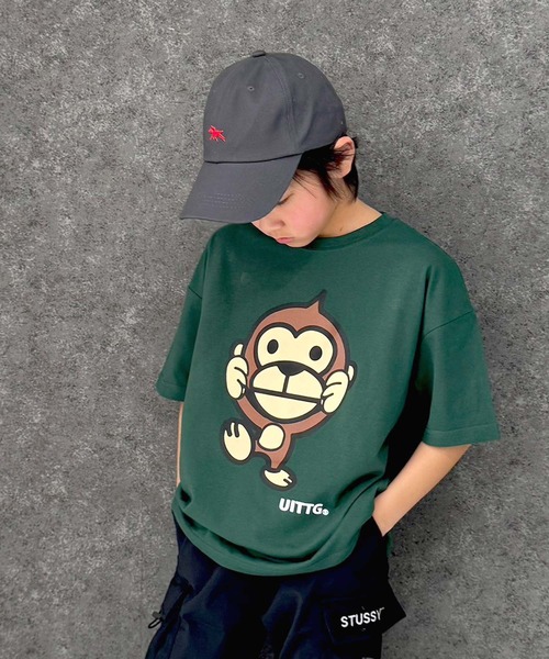 Universal Style Wear（ユニバーサルスタイルウェア）の「キッズ UITTG オーバーサイズ半袖Tシャツ（Tシャツ/カットソー・キッズ・ブラック/グレー系その他/ブラック系その他2/オフホワイト/ダークグリーン/チャコールグレー/ブラック系その他/ホワイト系その他2/ブラック系その他3/ホワイト系その他/ホワイト系その他3/ベージュ/グリーン系その他/ネイビー/オレンジ/グレー系その他2・130cm/140cm/150cm/160cm）」の13枚目の写真