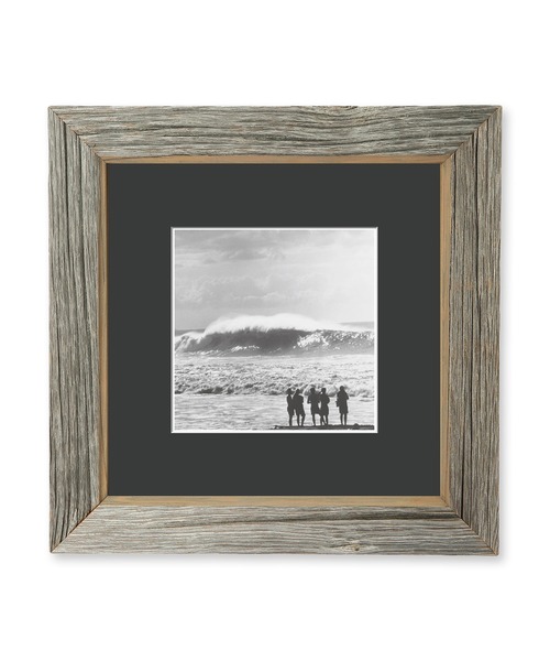 GREENROOM(グリーンルーム)の「【NORTH SHORE PHOTOGRAPHY / ノースショアフォトグラフィー】WATCHING SURF AT BANZAI PIPLELINE HALEIWA HAWAII フレームセット(ポスター/アート・メンズ・ダークウッド・ONE SIZE)」の1枚目の写真