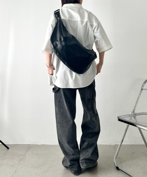 wears(ウェアーズ)の「【A4収納可】大容量 PUクロスボディバッグ(ショルダーバッグ・レディース・ブラック・FREE)」の8枚目の写真