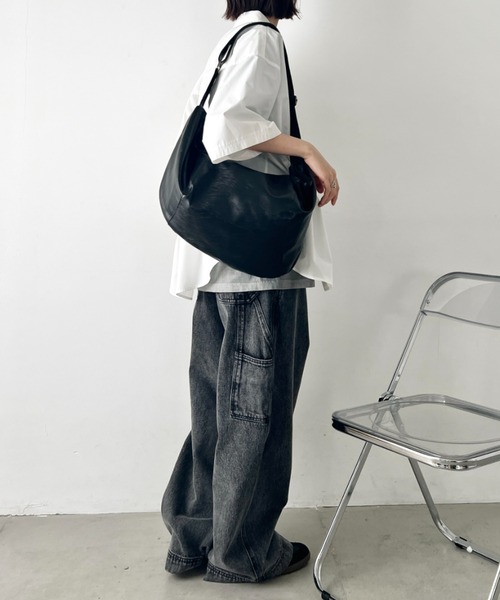 wears(ウェアーズ)の「【A4収納可】大容量 PUクロスボディバッグ(ショルダーバッグ・レディース・ブラック・FREE)」の17枚目の写真