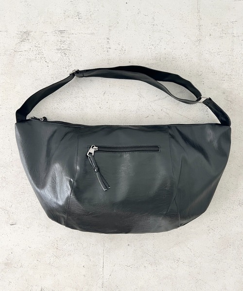 wears(ウェアーズ)の「【A4収納可】大容量 PUクロスボディバッグ(ショルダーバッグ・レディース・ブラック・FREE)」の22枚目の写真