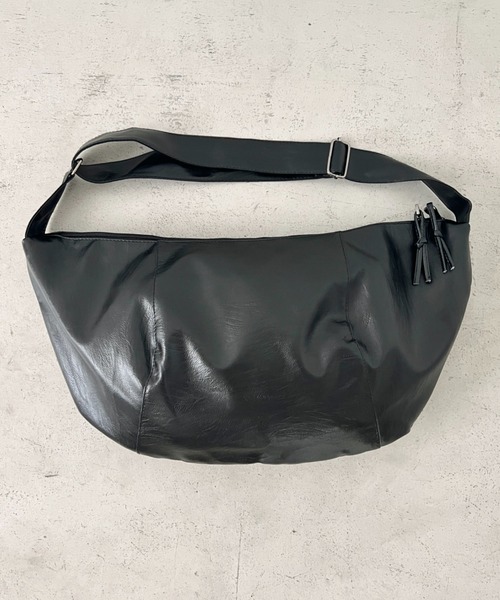 wears(ウェアーズ)の「【A4収納可】大容量 PUクロスボディバッグ(ショルダーバッグ・レディース・ブラック・FREE)」の21枚目の写真